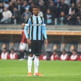 Palmeiras tem interesse em Jean Pyerre. Presidente do Grêmio descarta negociacão.