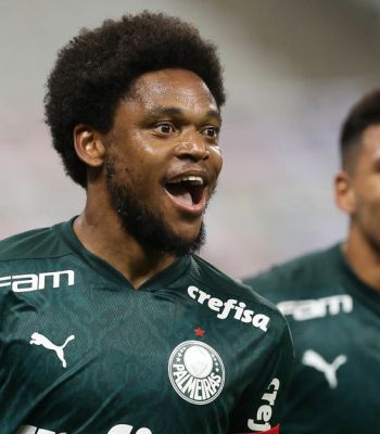 Palmeiras vence o Corinthians em Itaquera e aumenta invencibilidade