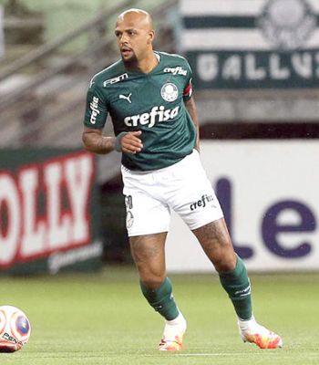 FELIPE MELO SENTE A COXA E DEVE PASSAR POR EXAMES